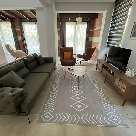 Derya Agullu 3 Βίλα *